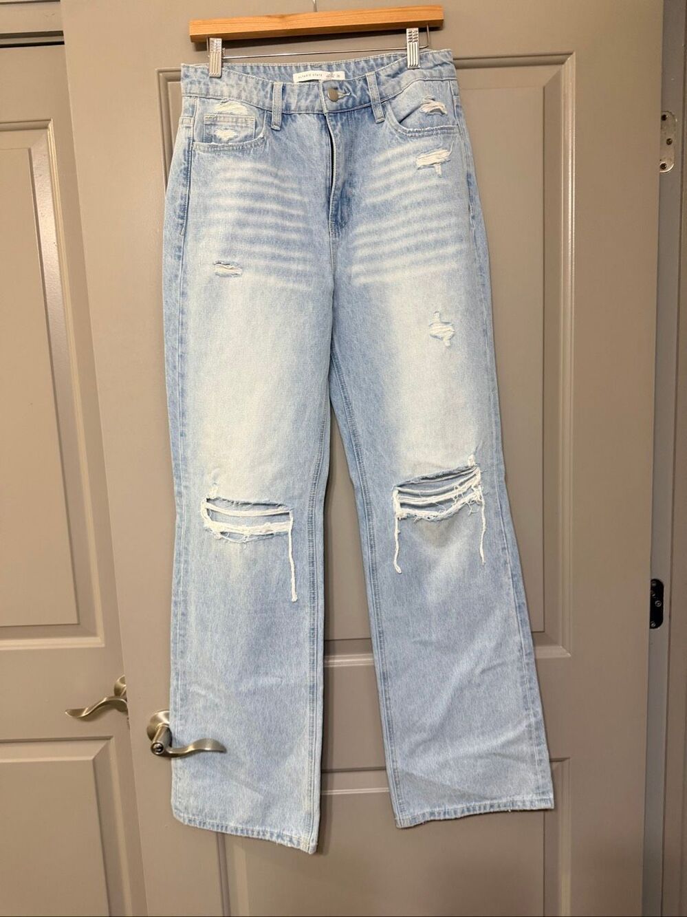 NWT Altered State Womens Size 28 High Rise Distressed Straight Leg Light Jeans